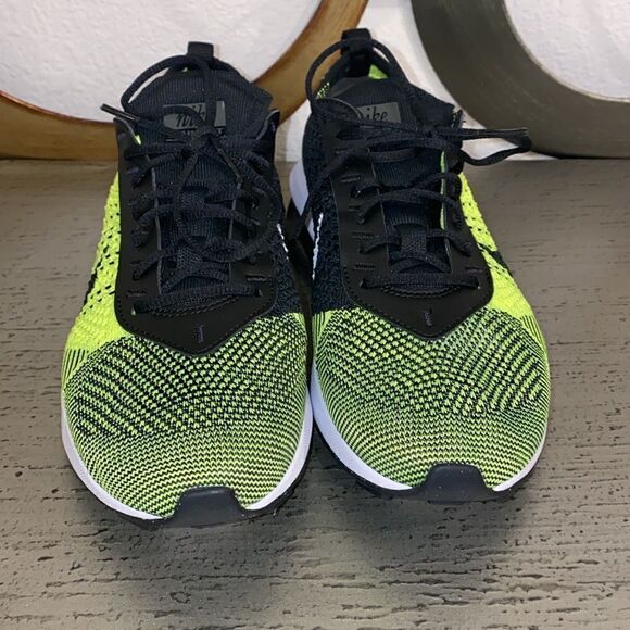 ❤️BRAND NEW WOMEN'S NIKE AIR MAX FLYKNIT RACER - Picture 4 of 9